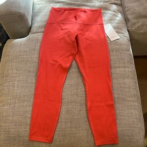 NWT LULULEMON SIZE 10 TRAINING TIGHTS